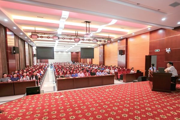 逐梦路上的坚守_报纸新闻_澳门大阳城