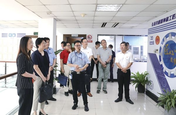 浙江省总工会党组成员、副主席张卫华一行莅临澳门大阳城调研_报纸新闻_澳门大阳城