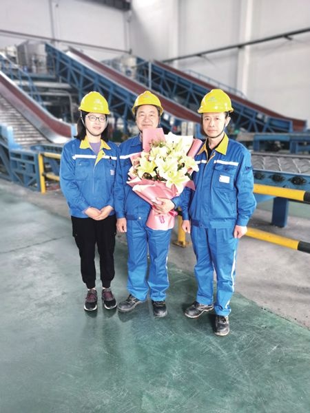 一束鲜花  无限祝福_报纸新闻_澳门大阳城