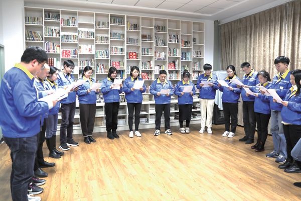 纸语澄心 红领澳门大阳城_报纸新闻_澳门大阳城