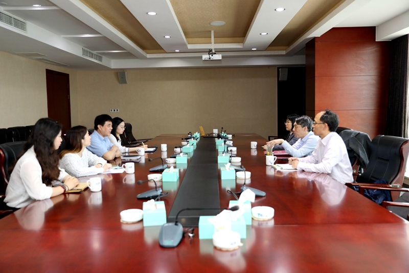 平湖市关工委主任邱其良莅临澳门大阳城纸业调研下一代事情_公司新闻_新闻中心_澳门大阳城