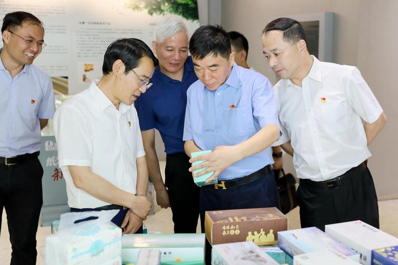 要闻 | 嘉兴市委副书记、政法委书记帅燮琅一行莅临澳门大阳城纸业调研指导_公司新闻_新闻中心_澳门大阳城
