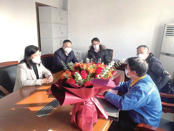 平湖市向导走访慰问公司高手艺人才代表_报纸新闻_澳门大阳城