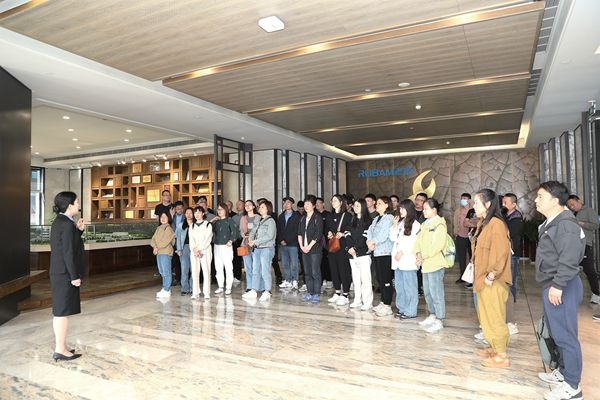 旅行学习拓视野  交流探讨促提升_报纸新闻_澳门大阳城