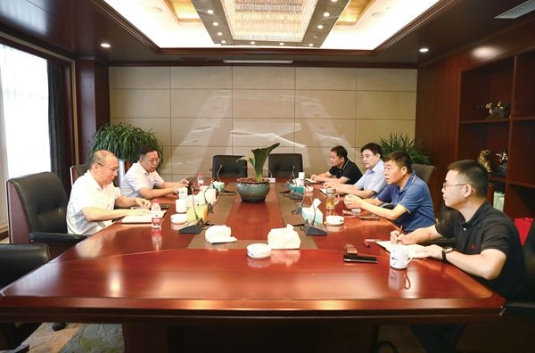 平湖市经信局局长沈洪一行莅临公司调研_报纸新闻_澳门大阳城