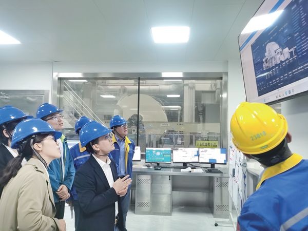 “两站”交流深入项目研究  校企相助助推工业生长_报纸新闻_澳门大阳城