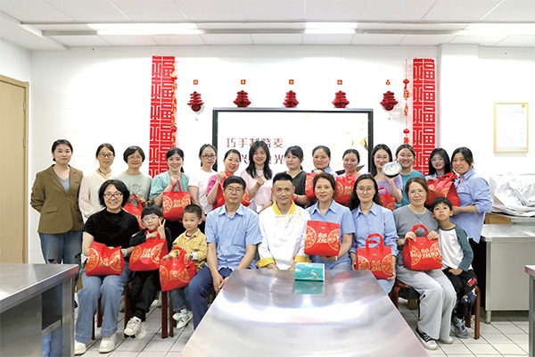 巧手制烧卖澳门大阳城悦“食”光_报纸新闻_澳门大阳城