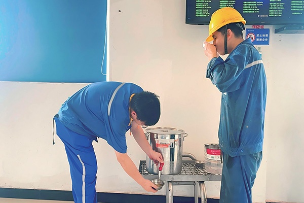 夏日送清凉 眷注暖人心_报纸新闻_澳门大阳城