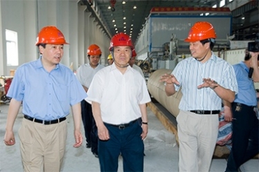 2007年5月25日，，，时任天下政协常委、经济委员会副主任、中国包装联合会会长石万鹏一行来公司视察